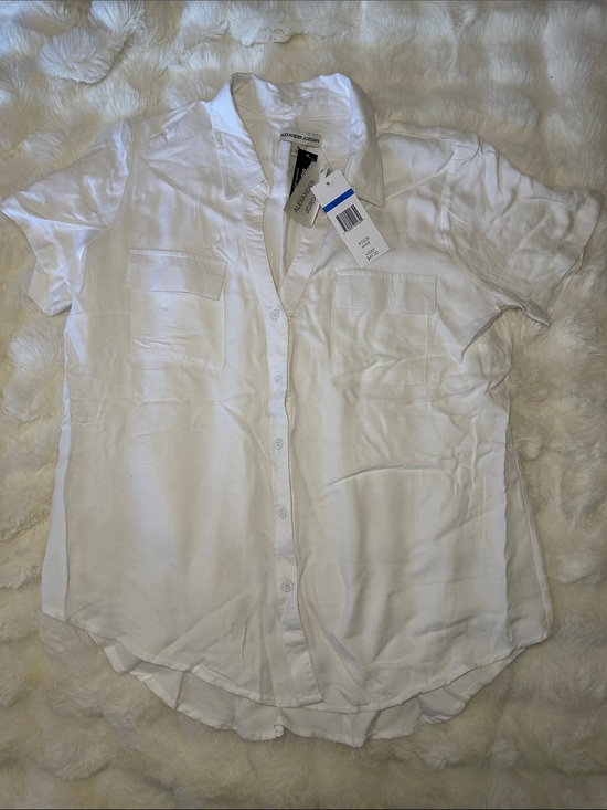 Alexander Jordan Tops - Women’s White Short-Sleeve Button-Down Shirt